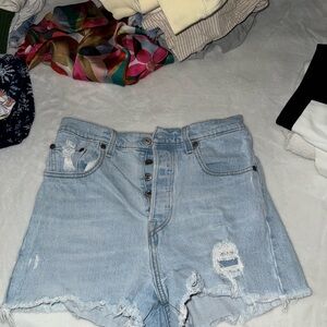 Levi’s Ribcage shorts